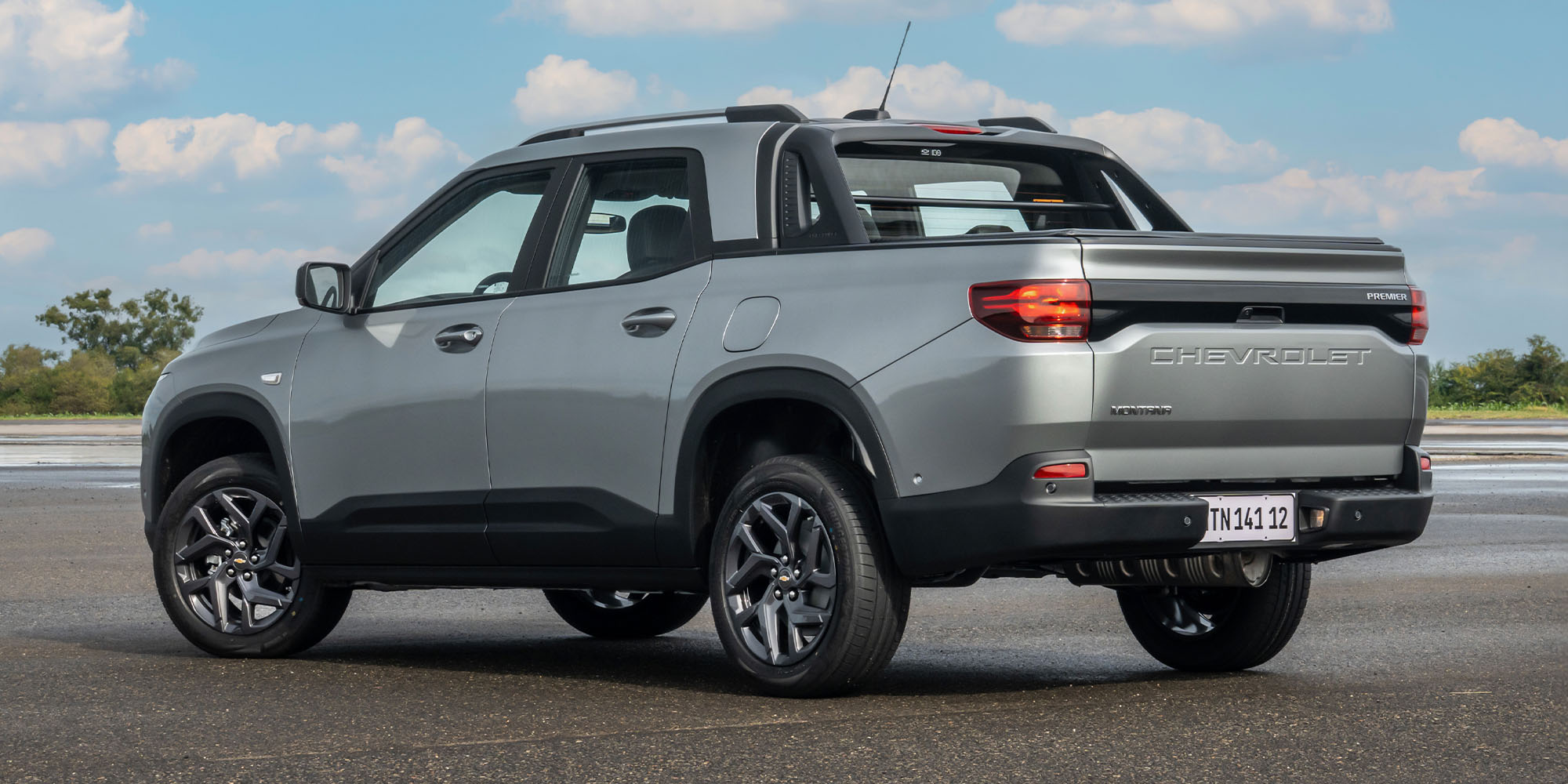 Chevrolet Montana LT AT, Estilo
